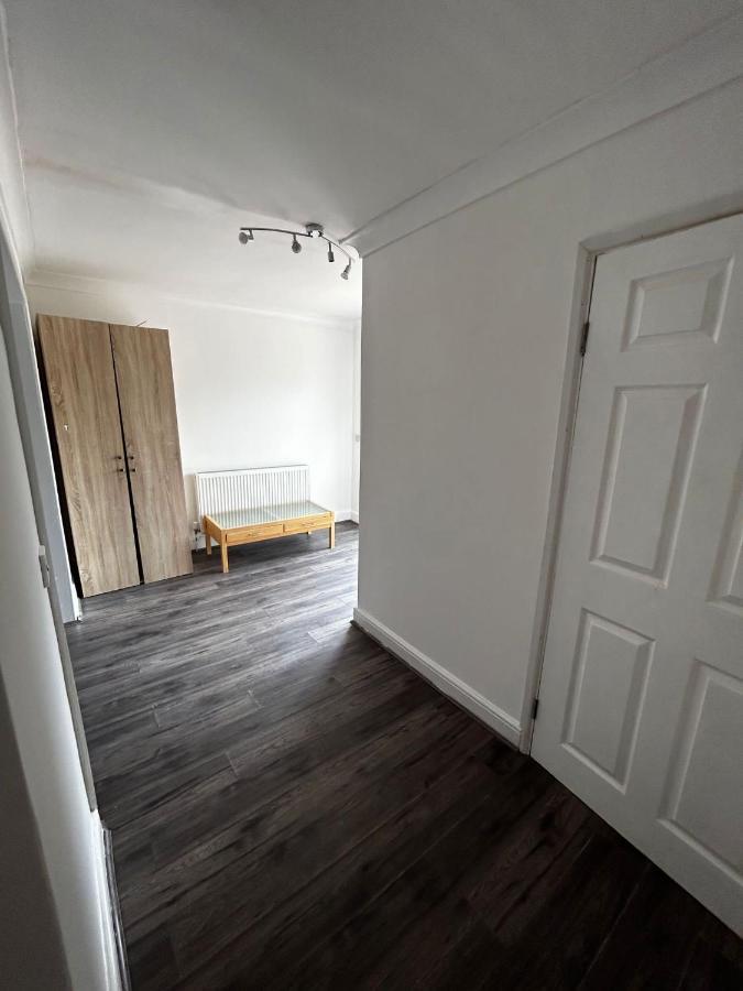 The Ruislip Apartment Exterior foto